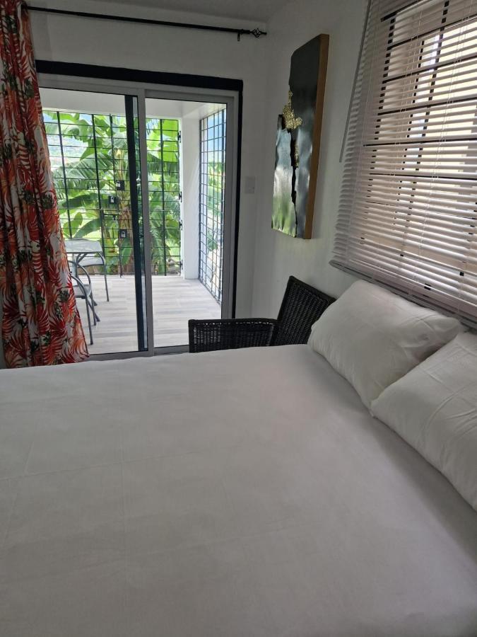 Amharic Hotell Kingston Eksteriør bilde